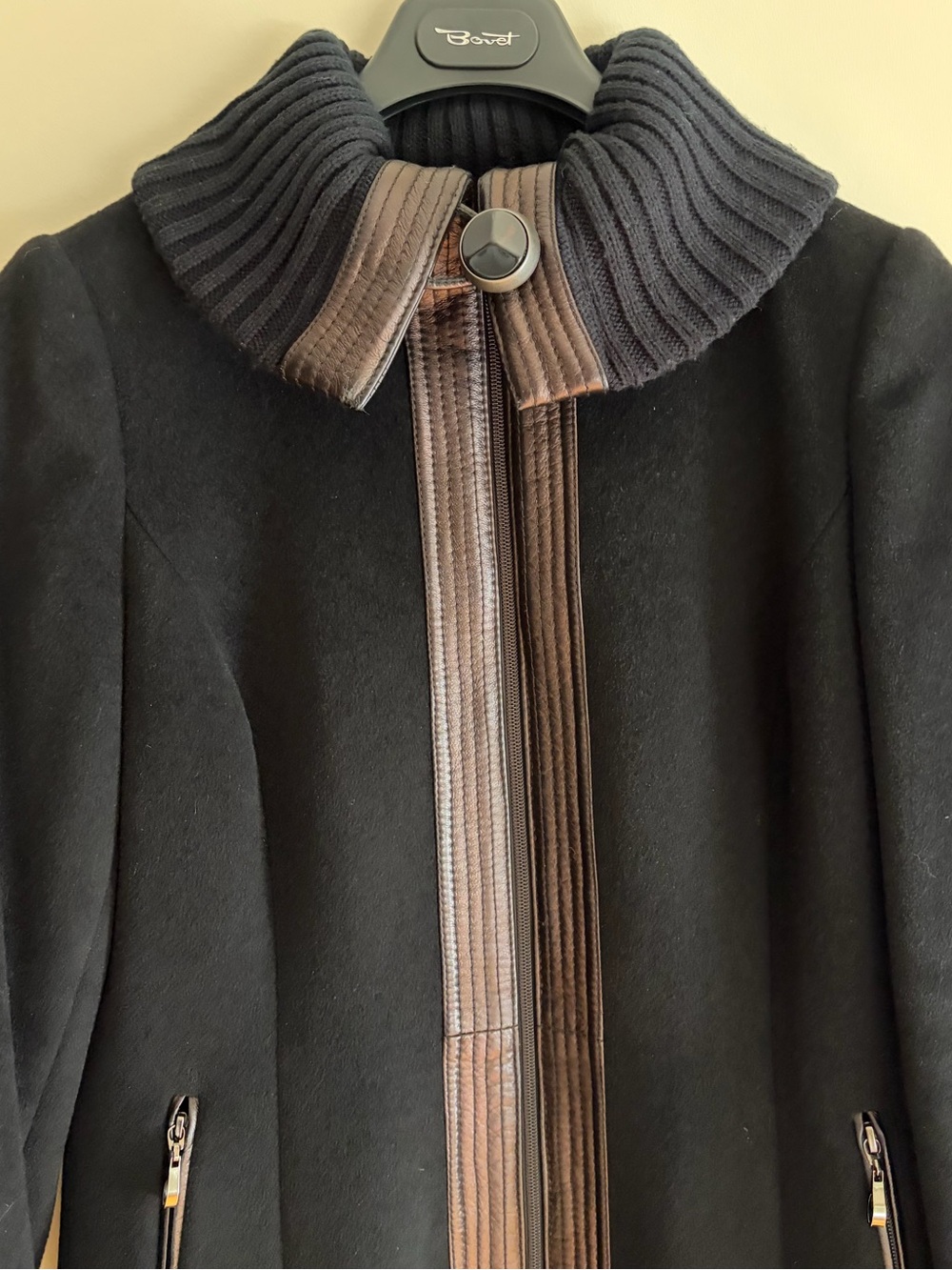 Raffinati long black wool coat with leather trim - Picture 2 of 15